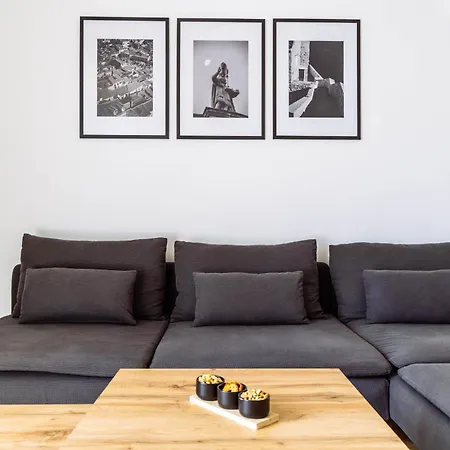 Yin & Yang Apartment