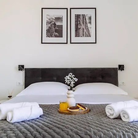 Apartment Yin & Yang *