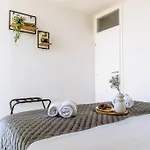 Apartment Yin & Yang *