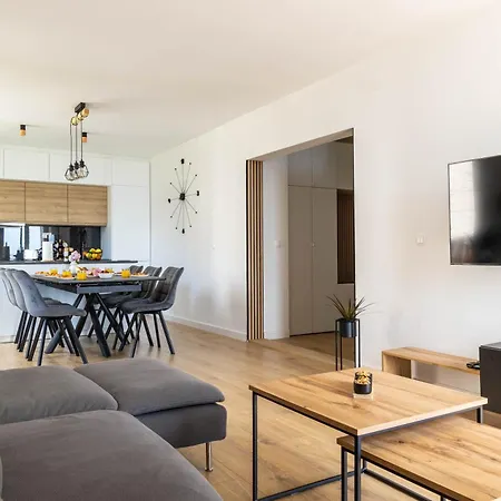 Yin & Yang Apartment *
