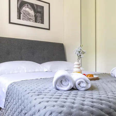 Apartment Yin & Yang *